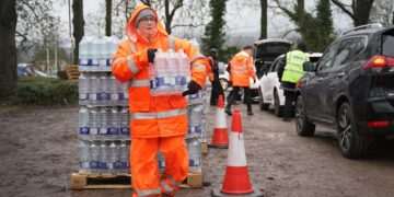 Ministers holding emergency meetings as 17,000 properties remain without water