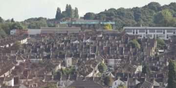 Average price tag on a home falls by £12 in February after record January jump