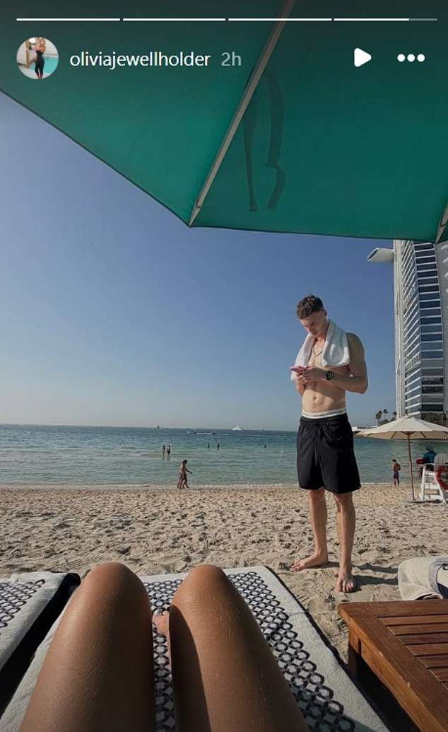 Liam Rosenior’s green light for Chelsea players to party: Manager reveals he sent stars to ‘switch off’ in Dubai – where they hit nightclubs and spent time with WAGS after flying by private jet