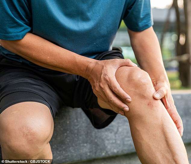 The simple way to cure numb legs, revealed by DR SCURR. It’s so common as you age, and yes you can have an injection… but try this easy change first. You may be amazed