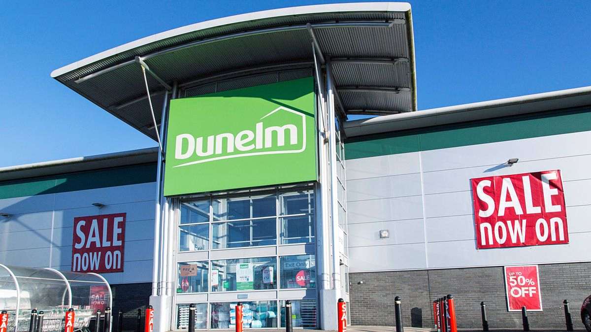 Dunelm’s £44.75 marble table adds ‘elegance’ to any space ‘so similar’ to M&S £249 version