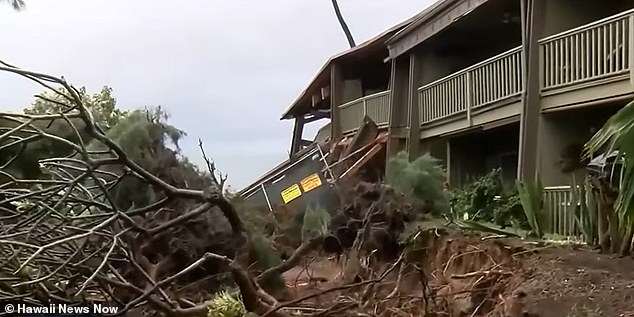Oceanside condo building in paradise Hawaii resort suffers partial COLLAPSE as historic floods ravage island