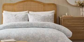 ‘Absolutely stunning’ Dusk bedding set that is ‘perfect for spring and summer’ cut to £21