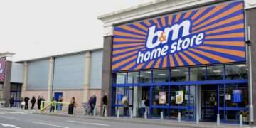B&M shoppers rush to buy new Snickers flavour that fans brand ‘amazing’