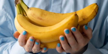 Never store bananas without 1 trick that makes them last twice as long
