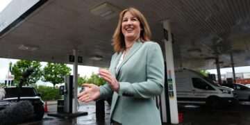 Cheaper food and free bus rides for children in Reeves’ cost-of-living plan