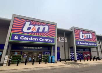 ‘Keep cool’ with B&M £6 fan offering ‘5 hours of perfect cooling on-the go’