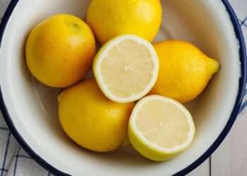 Stop storing lemons in the fruit bowl as alternative makes them last longer
