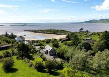 Stunning barn house ‘just yards’ from hidden gem sandy beach hits market