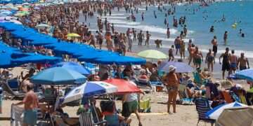 Spain’s summer squeeze as British holidaymakers reveal beaches so packed they’re warning others away