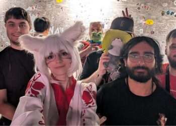 These strangers gamed online for years – then travelled hundreds of miles to finally meet | Gaming | Entertainment