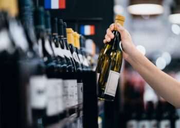 Drinks expert says two words on prosecco bottles ‘guarantee better taste’
