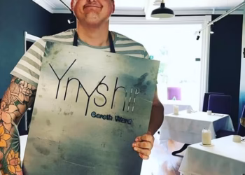 Michelin chef wins top hygiene rating after claiming he’d only been given one-star verdict because food inspectors didn’t understand his sashimi