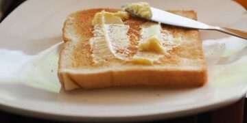 Mum ‘needs lie down’ after finding out how much kids’ school is charging for toast