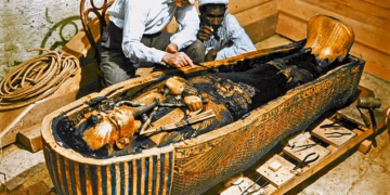 The curse of King Tutankhamun’s tomb: As archaeologists plan to drill inside to look for Queen Nefertiti – the unsettling stories of people allegedly doomed after its opening